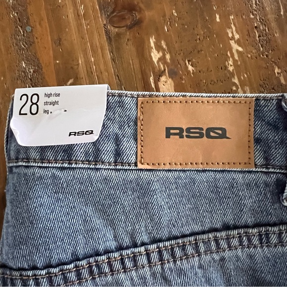 Rsq high rise straight leg distressed in the knee new w/tags size 28 - Picture 6 of 8